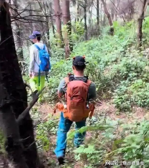 大理苍山观光步道外一男子疑自缢，警方介入调查