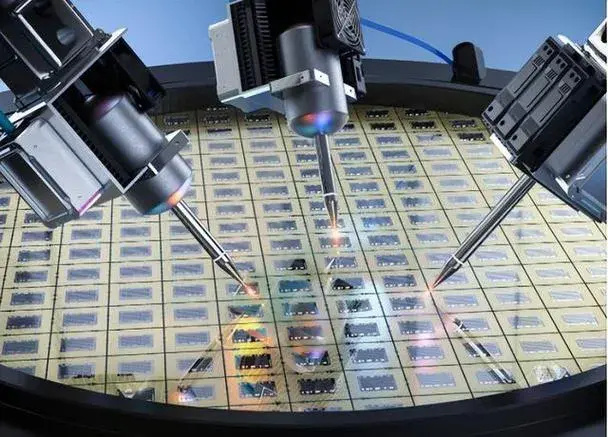 破局光刻机困局，中国新型芯片技术开辟无光刻新路径